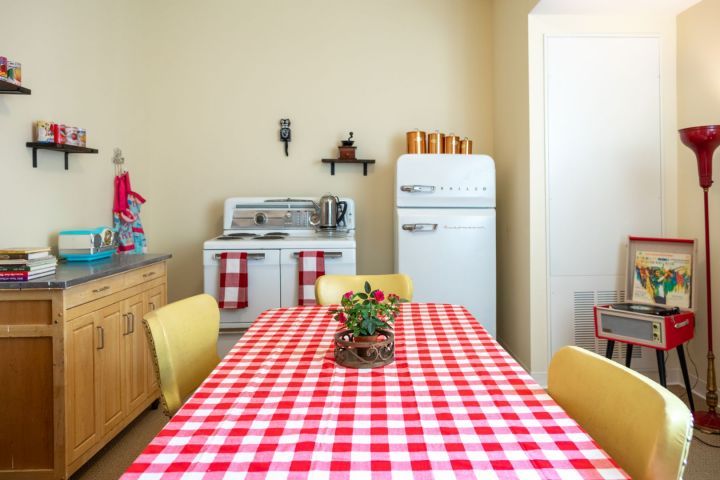 Retro_kitchen.jpg