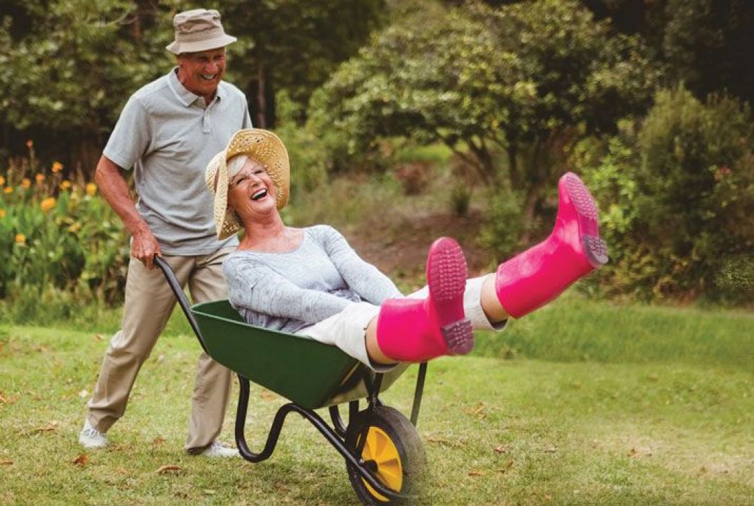 When-an-aging-parent-starts-dating-again.jpg